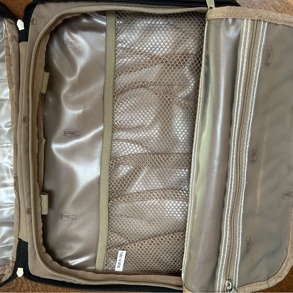 Perry Ellis Travel Toiletry Grooming Kit Bag. 14 x10x3. Double handle Black. New - Picture 8 of 13